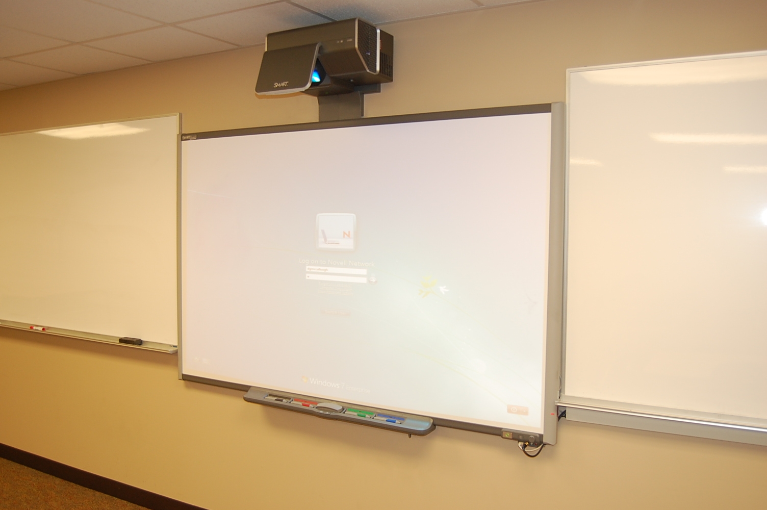 Read more about the article Transforming Classrooms: The Rise of Smartboard Technology